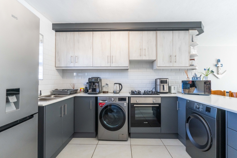 2 Bedroom Property for Sale in Hartenbos Central Western Cape
